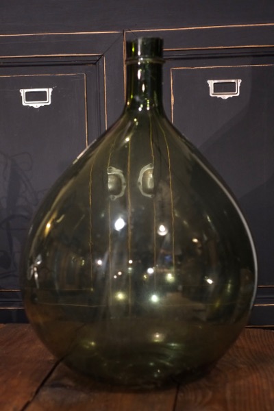 brocante Dame Jeanne en verre